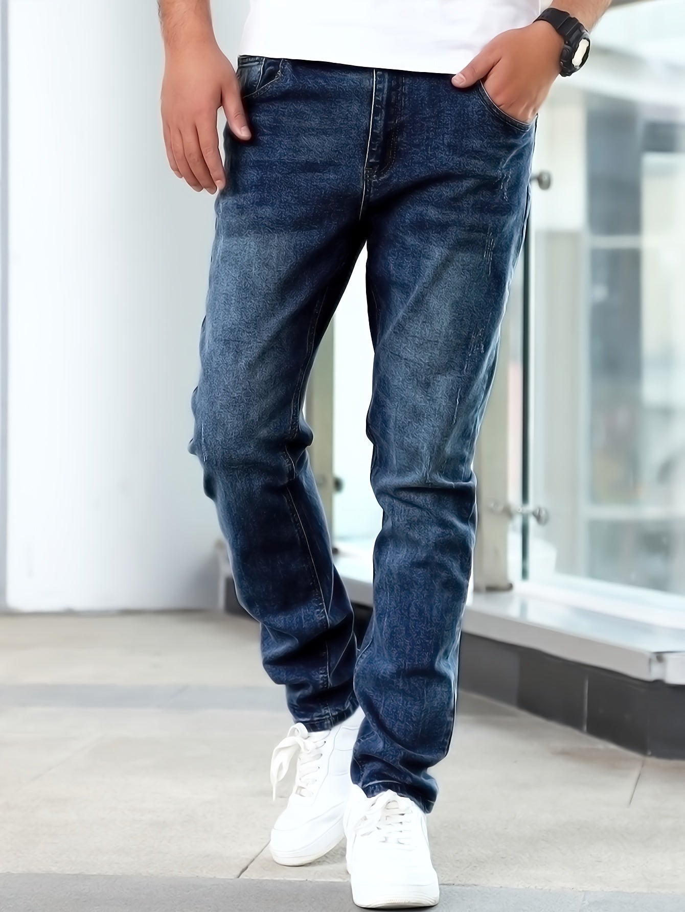 Casual medium stretch denim jeans for men, classic design