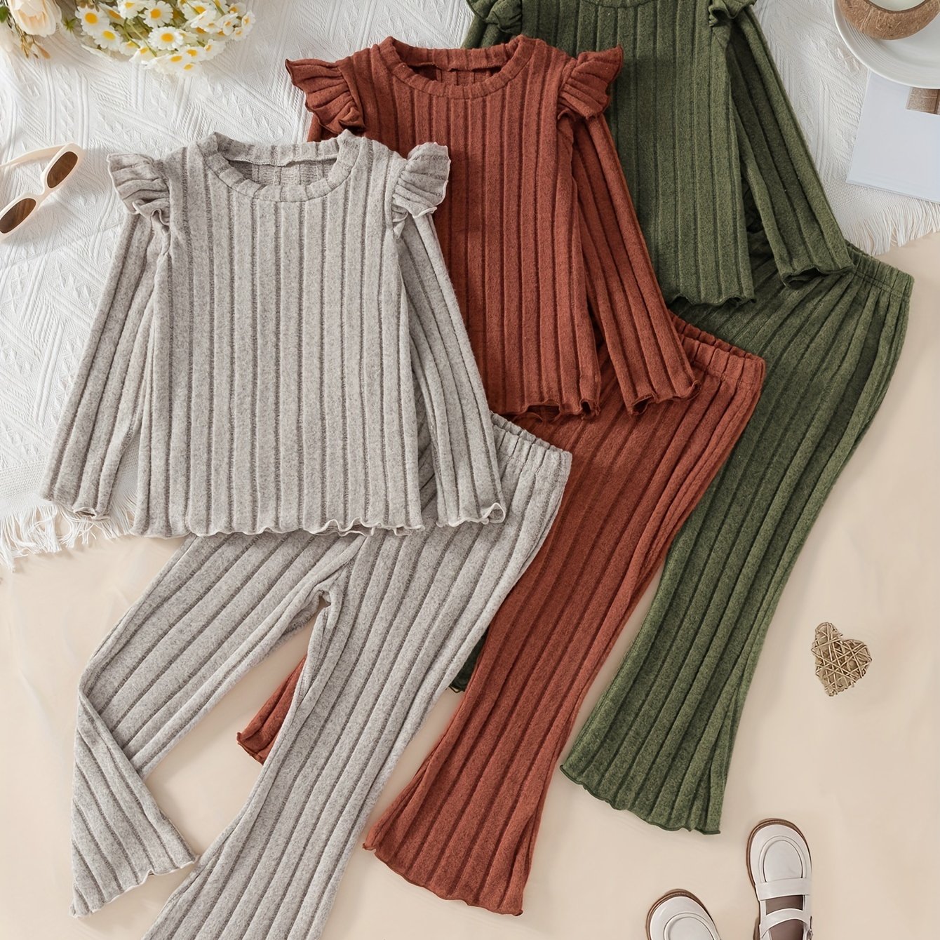 Girls' Sweet and Fashionable Long Sleeve Bell Pants Set with Wood Ear Ears 3 Sets for Spring and Autumn