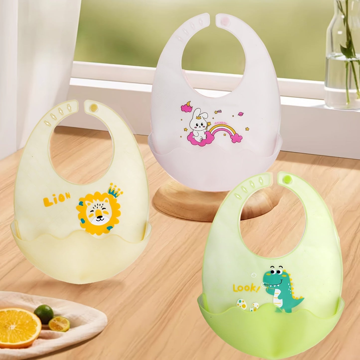 Adorable Silicone Bib: Waterproof, Oil-Proof, and Food-Grade with Cartoon Animal Design. Perfect for Complementary Food on the Go!