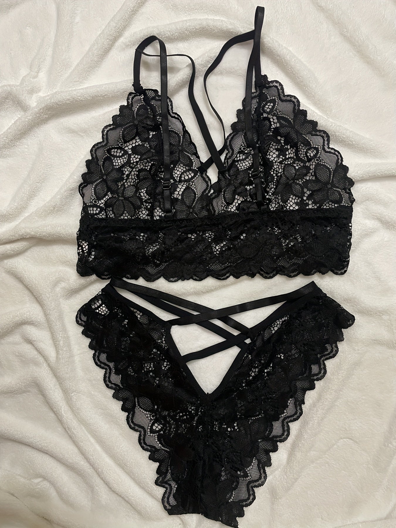 Sensual lace bra set, no padding or underwire, thin and comfortable.