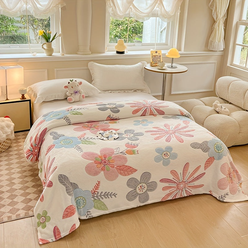 Soft and Cozy Reversible Coral Fleece Bed Blanket featuring a Contemporary Flower Pattern - Made with Soft Polyester, Machine Washable, Perfect for All Seasons - Ideal for Bed, Sofa, or Office - Expertly Crafted with Woven Craftsmanship and Active