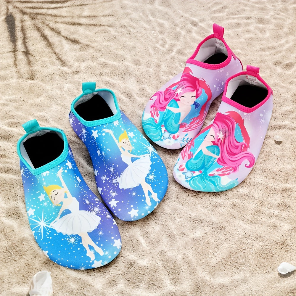 Lightweight slip-on beach aqua socks for girls, quick-drying and non-slip.