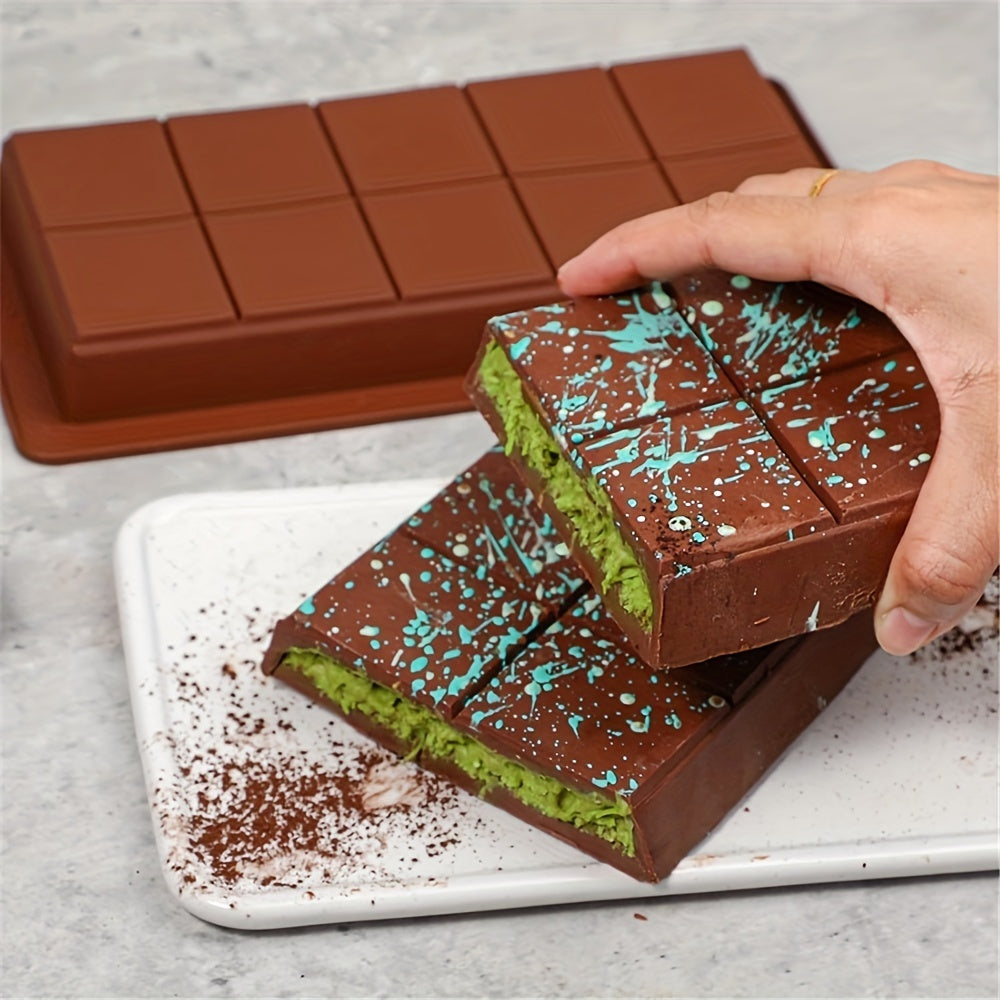 The Silicone Chocolate Mold with 10 Compartments is great for creating your own protein bars, cookies, and candies - perfect for homemade treats on Thanksgiving and Valentine's Day.