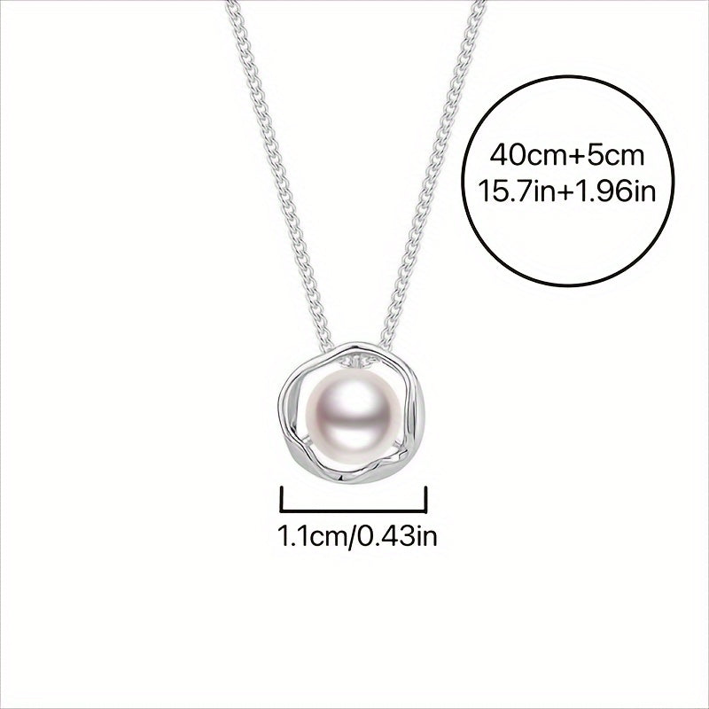 Elegant and timeless collarbone chain for women, crafted from high-quality S925 sterling silver. This minimalist piece features a luxurious geometric design and a pearl necklace with an INS style, weighing 5.8g. Hypoallergenic and with a French high-end