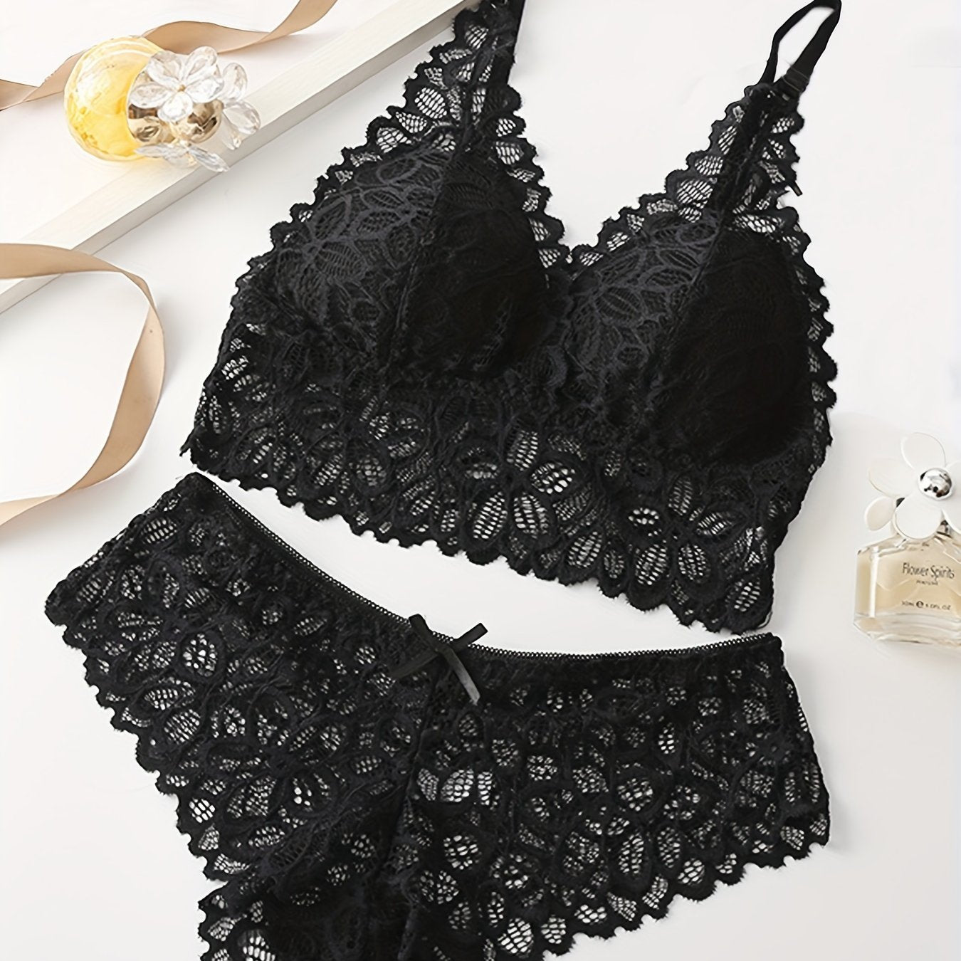 French lace vest-style summer underwear suit with thin mould cup for breathability and comfort.