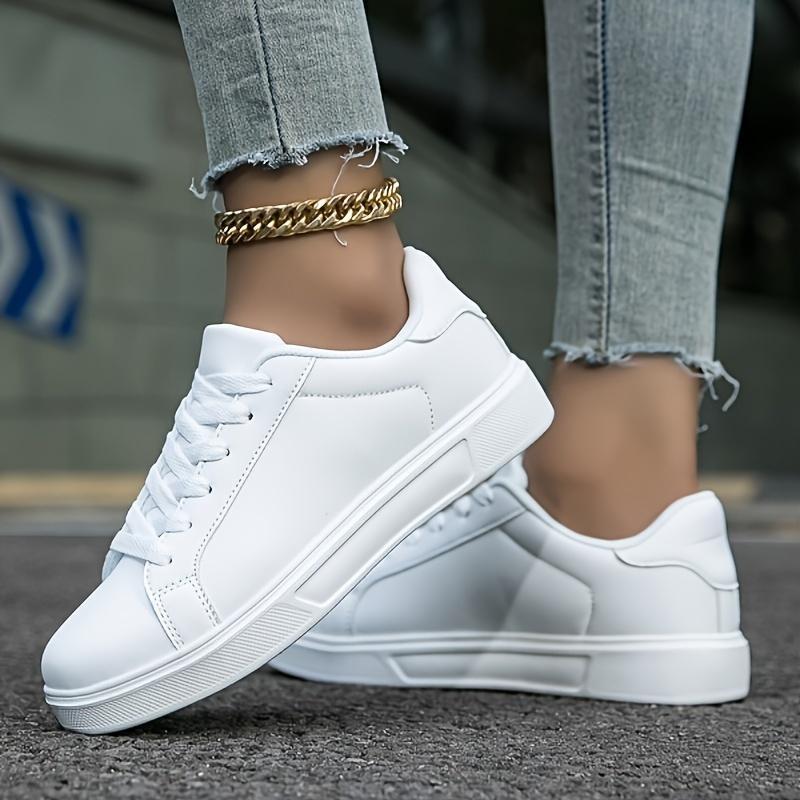 White lace-up sneakers for women, Lightweight, versatile and comfortable casual footwear for all seasons.