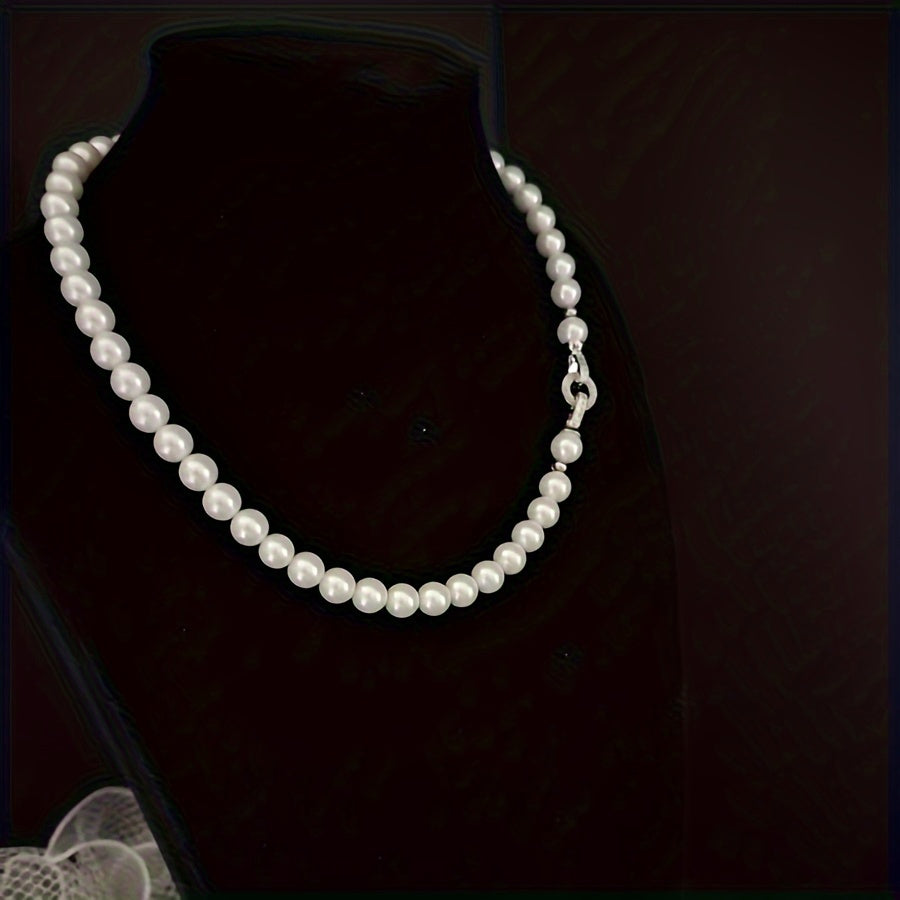 Impeccably crafted from natural freshwater pearls measuring 7-8mm, this stunning necklace features a silvery diamond round buckle. Presented in an elegant gift box, it is suitable for both male and female recipients and perfect for everyday wear