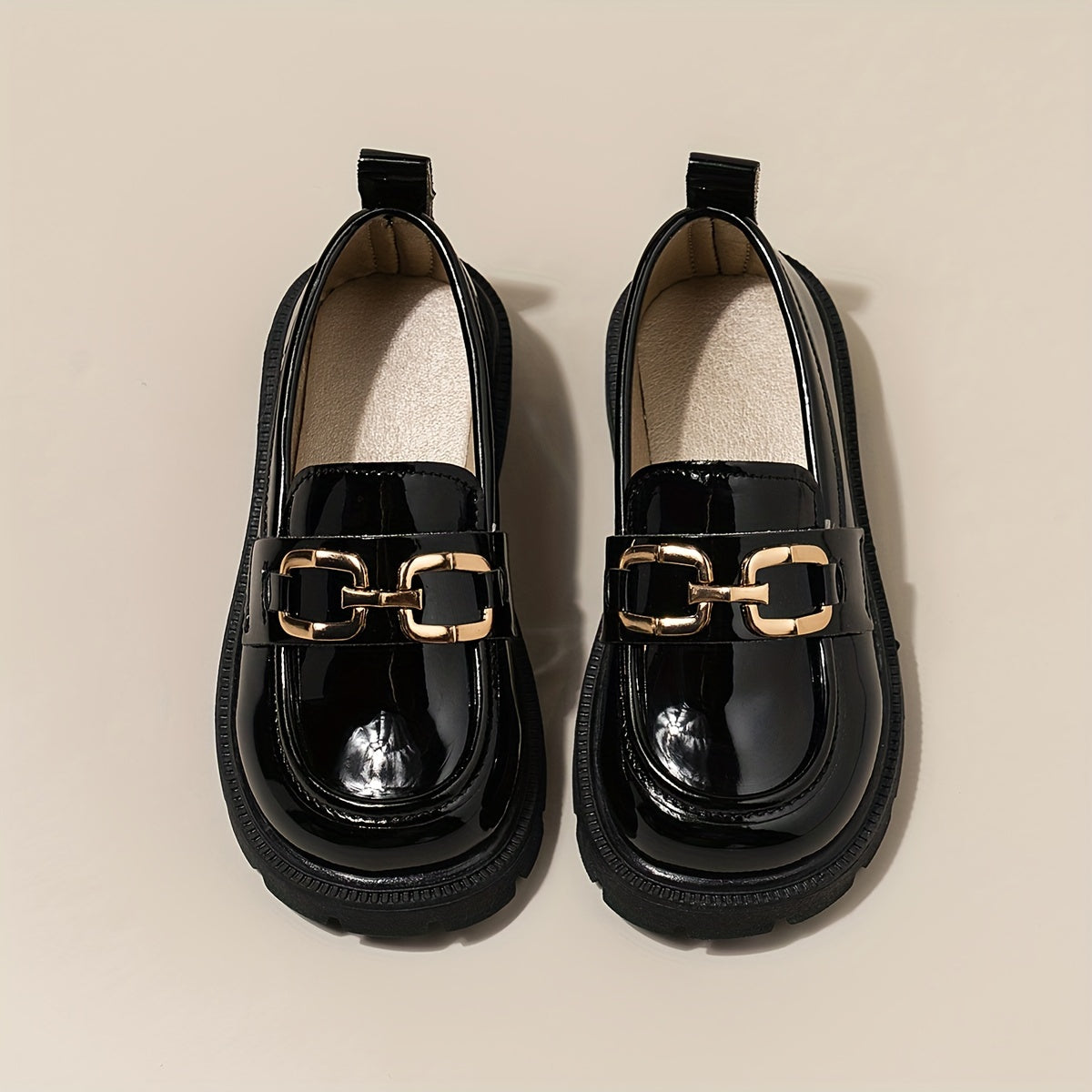 Fashionable loafers with metal buckle for kids - comfortable slip-on shoes for all seasons.