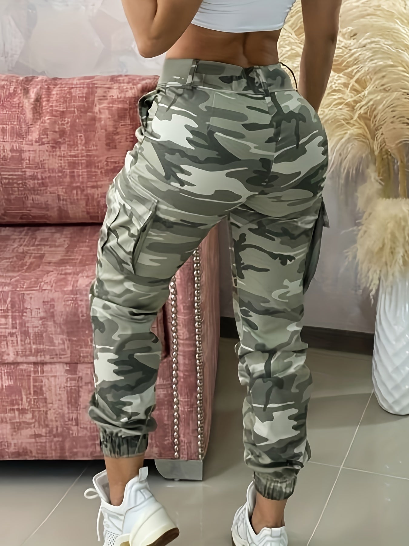 Women's chic camo print joggers - high-waist cargo pants with drawstring, machine washable.