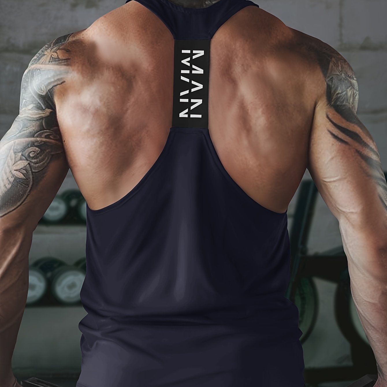 Men's breathable sleeveless fitness vest for casual training.