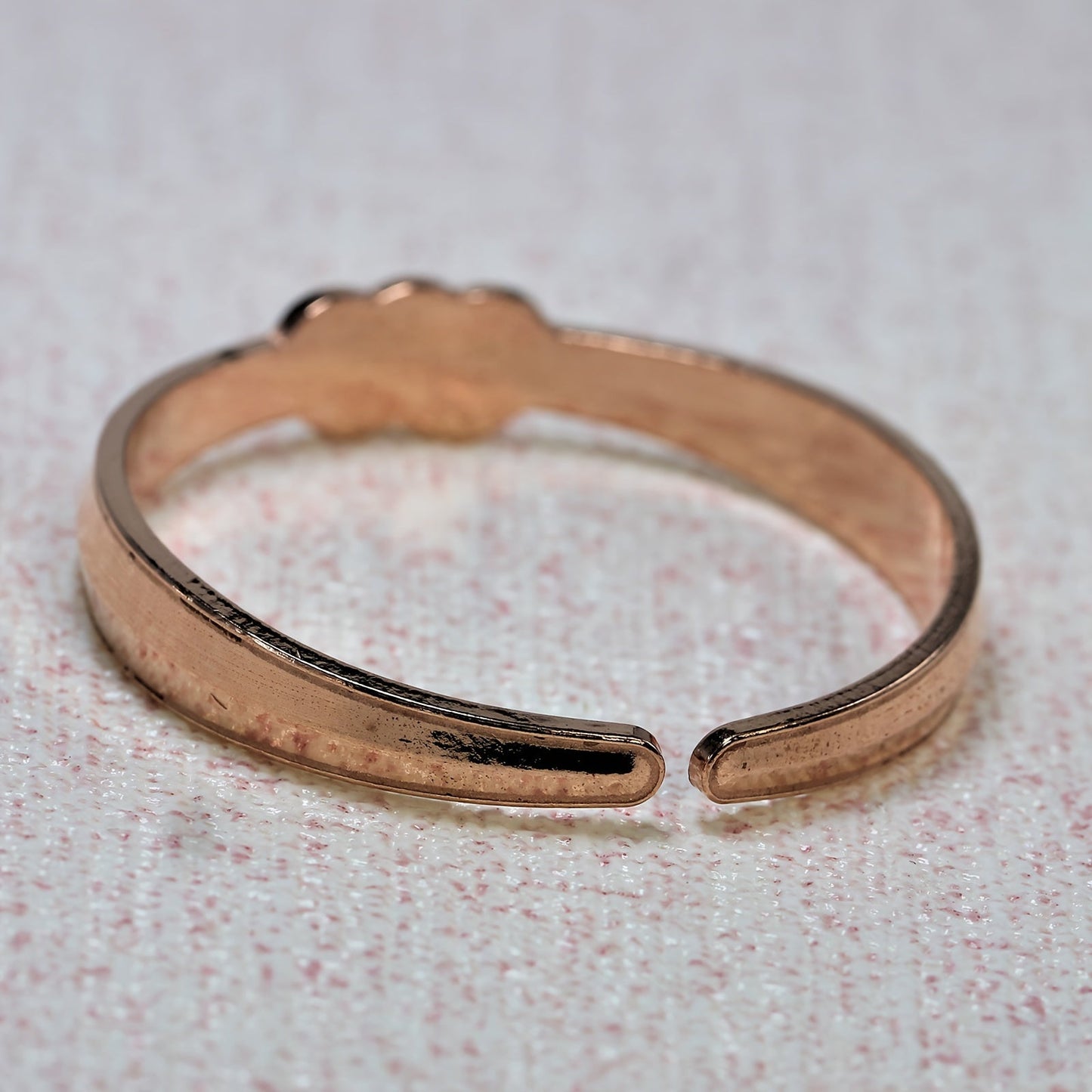 Stylish Copper Bangle Bracelet: Ideal for Daily Wear and Special Presents - Great for Girlfriends, Moms, and Female Companions