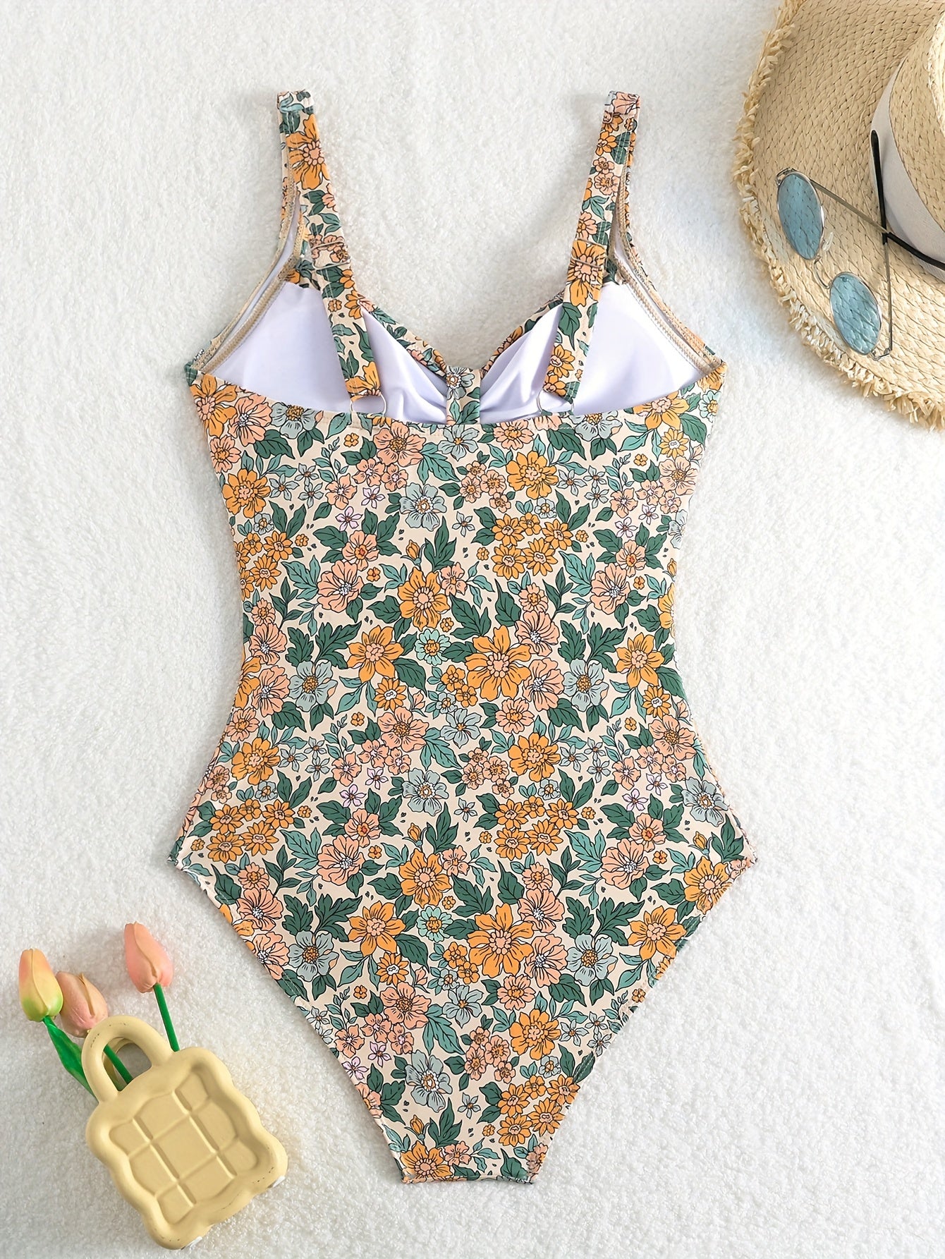 One-piece swimsuits from Europe and America