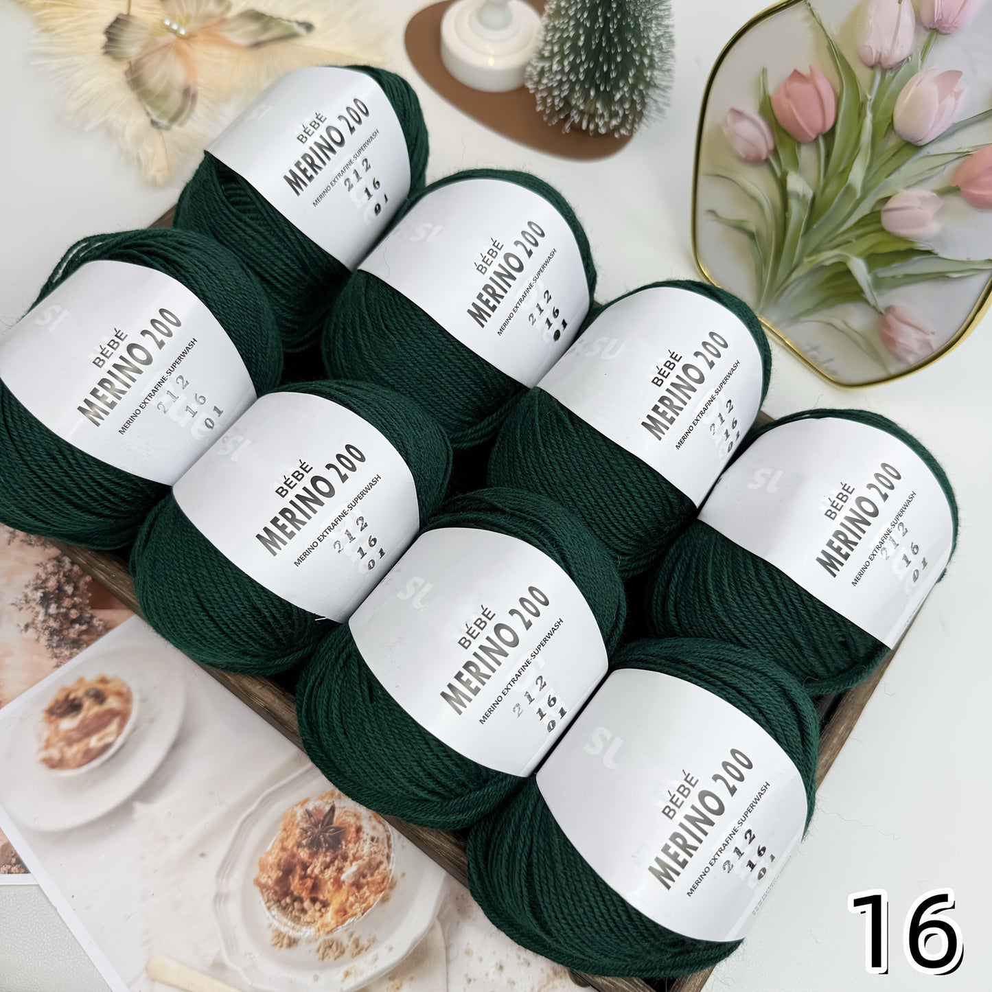 8 balls/400g hand-knitted Merino wool yarn, 75% Merino wool, 25% nylon. Skin-friendly, soft, ideal for knitting sweaters, hats, scarves, socks, blankets, shawls, etc.