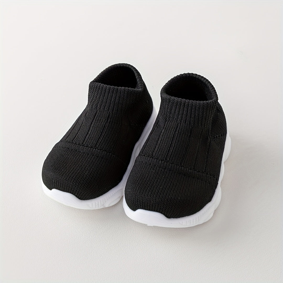 Fashionable slip-on sneakers for babies and toddlers with a breathable fabric and non-slip rubber sole, perfect for casual and sports wear. Available for both men and women.