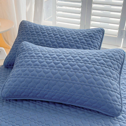 Water-Resistant Quilted Pillowcase, 1 Piece, Size 48.26x73.66 cm, Polyester Cover and Liner, Twill Weave with 40-Stitch Knitting, Envelope Closure, Machine Washable, Oil-Proof Bedding for Home and Hotel Use.