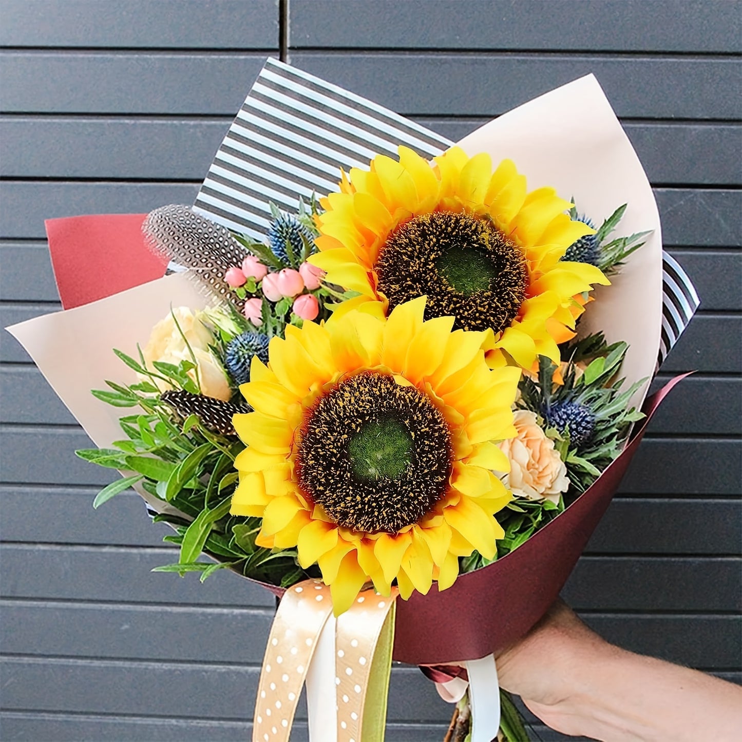 8-piece vibrant yellow sunflower bouquet for Thanksgiving, Christmas, autumn weddings, and home decor. Made from real touch silk artificial flowers.