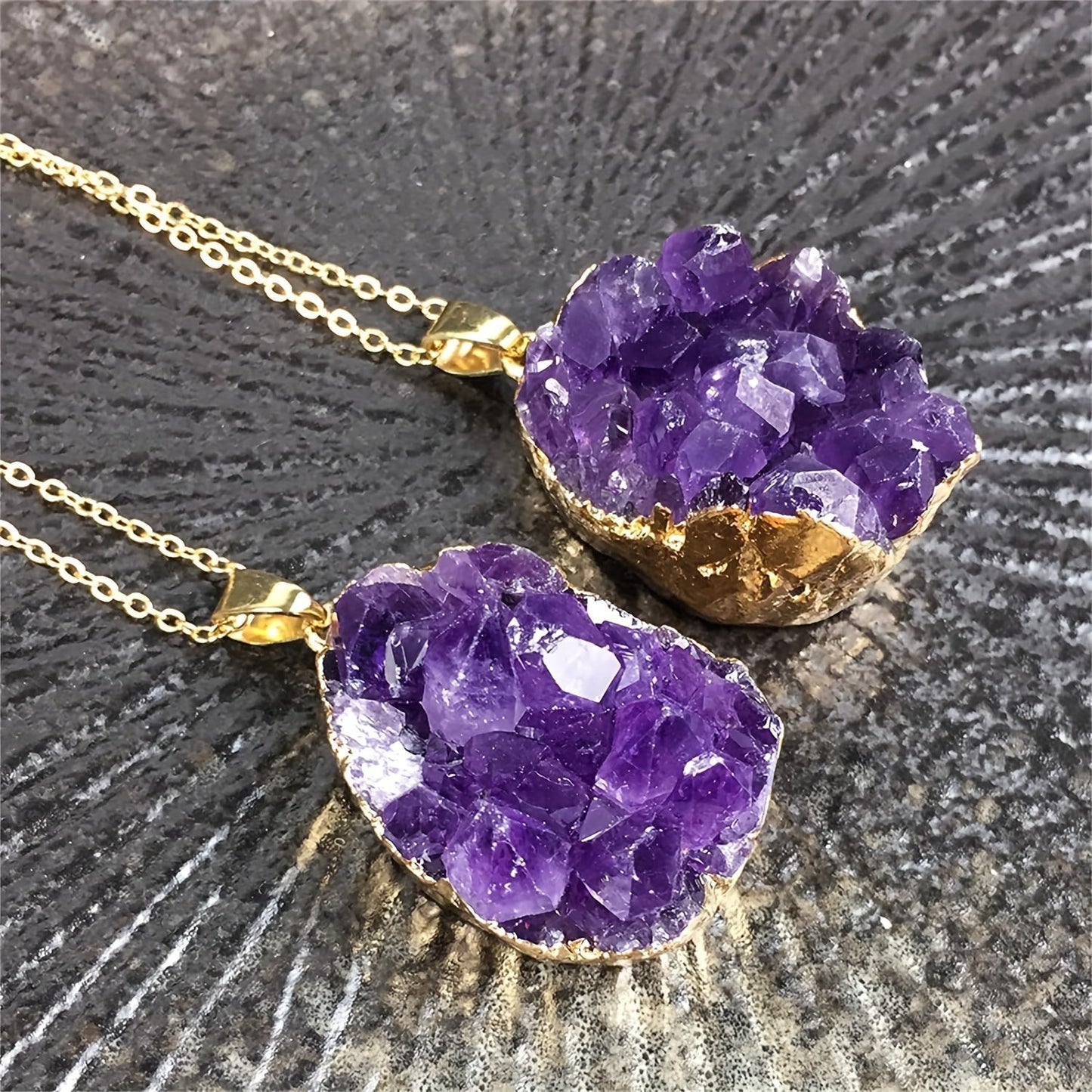 Elegant Amethyst Crystal Pendant Necklace in Luxurious 18K Gold Plating - Sophisticated and Chic Style, Featuring a Natural Rock Crystal Charm, Great for Special Occasions and Getaways - Perfect Gift for Festive Events and Memorable Moments (1PC)