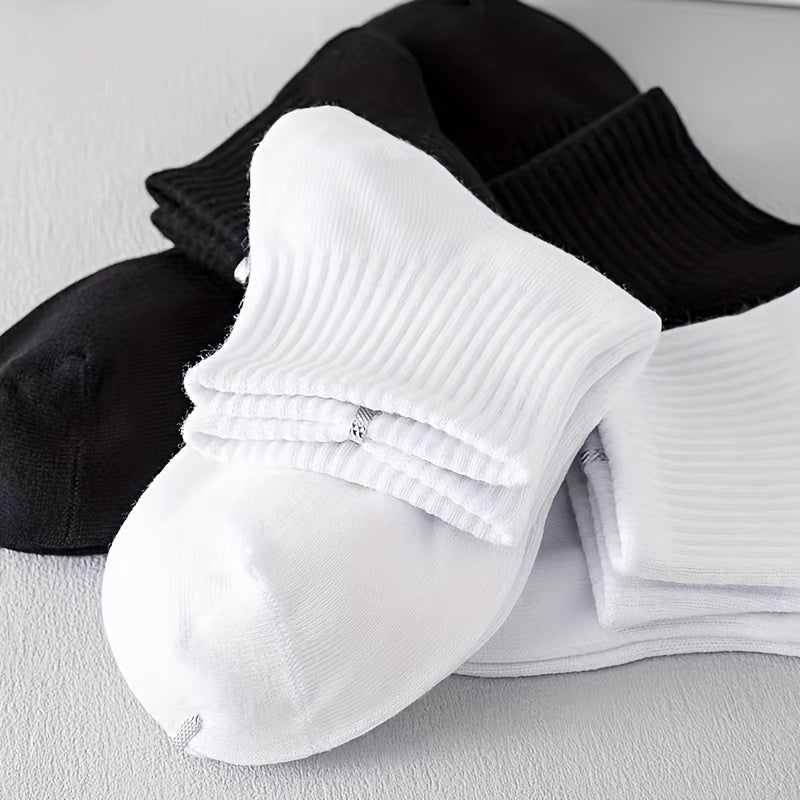 5-Pack of Unisex Breathable Ankle Socks in Black & White, made of Thin Cotton Blend with Moisture-Wicking and Anti-Odor properties, Knit fabric, Machine Washable.