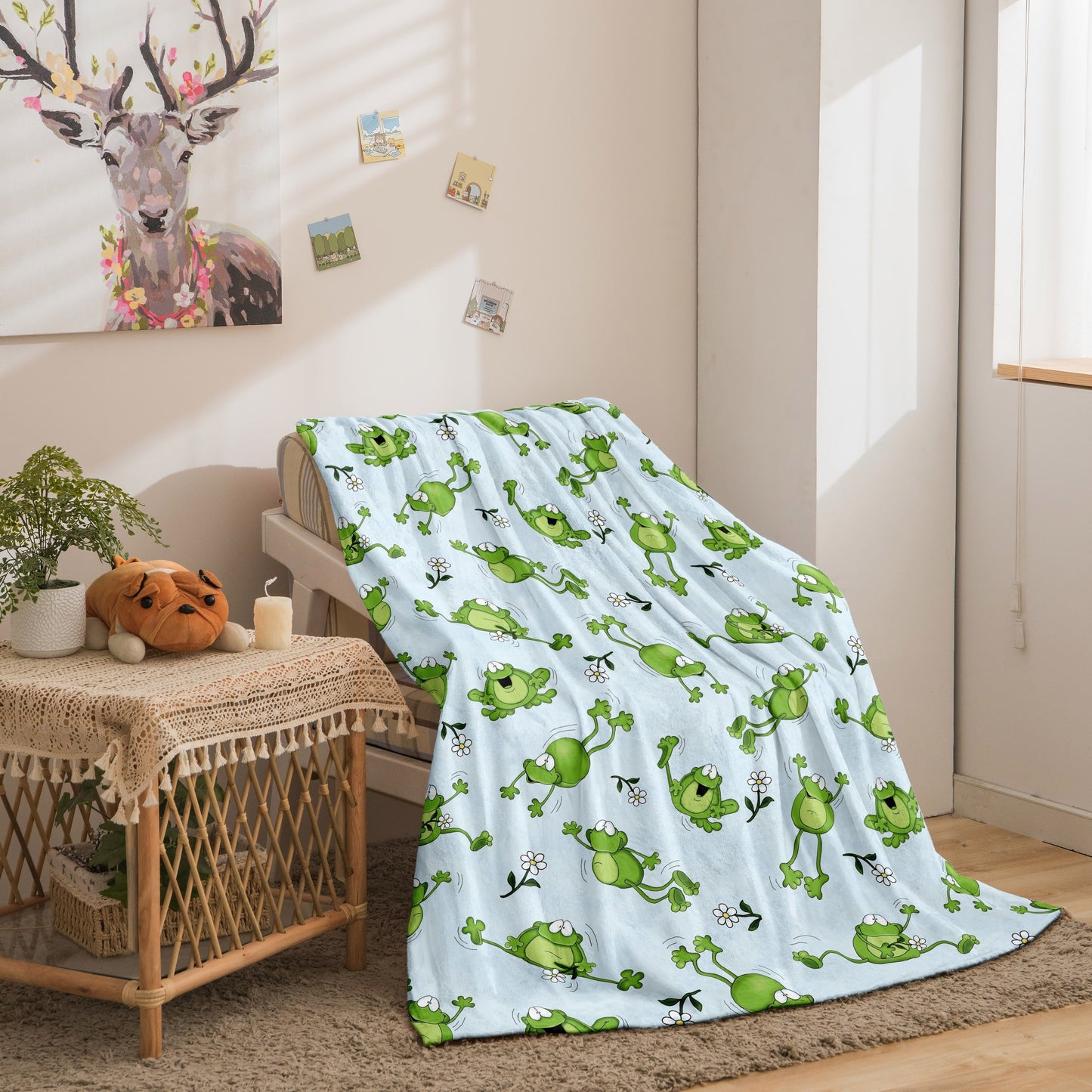 Soft and cuddly, this adorable frog-patterned flannel throw blanket is perfect for all seasons. Its skin-friendly polyester cover and lining provide ultimate comfort, while the contemporary digital print adds a touch of style to any room. The knit weave