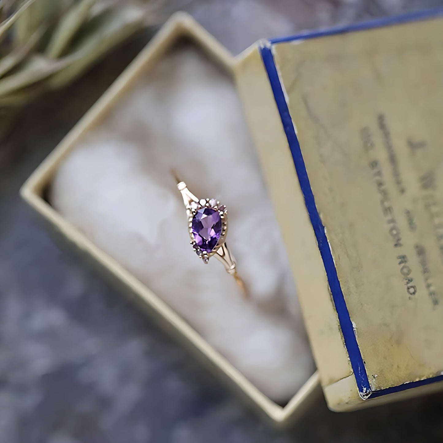 High-quality jewelry featuring a 925 sterling silver promise ring with 14k gold plating, inlaid with purple zirconia in a waterdrop shape. Perfect for engagements or weddings. Does not come with a box.