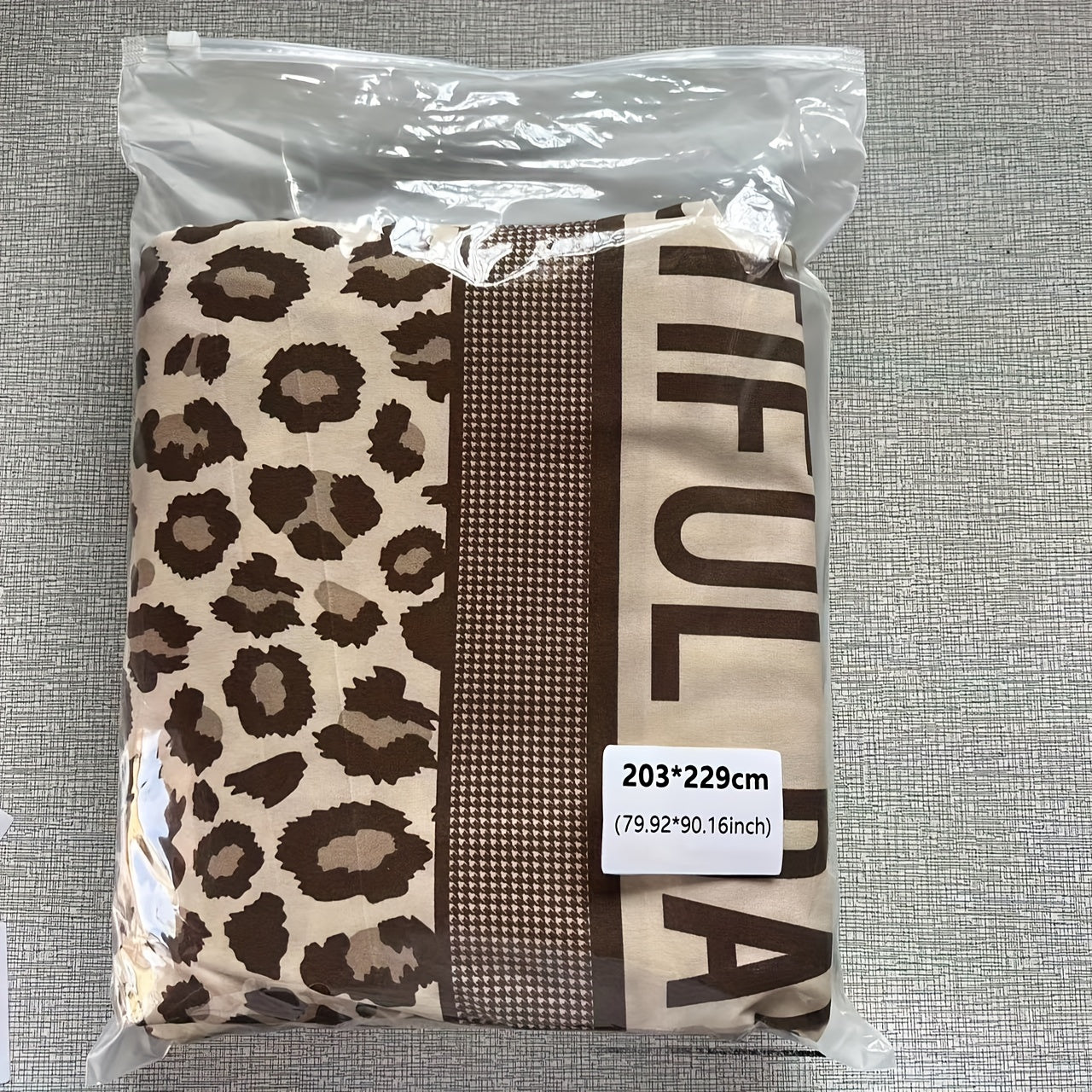 Add a touch of luxury to your bedroom with this stylish Leopard Print Duvet Cover Set, perfect for guest rooms and bedrooms. Made with soft and breathable materials, this set includes 1 duvet cover and 2 pillowcases, making it a perfect gift for your