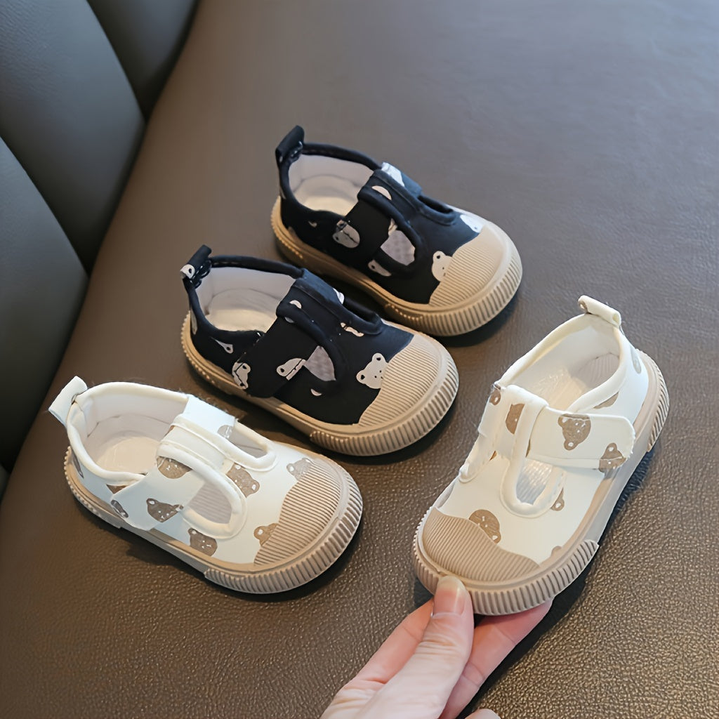 Boys' casual bear sneakers, breathable and non-slip for year-round wear.