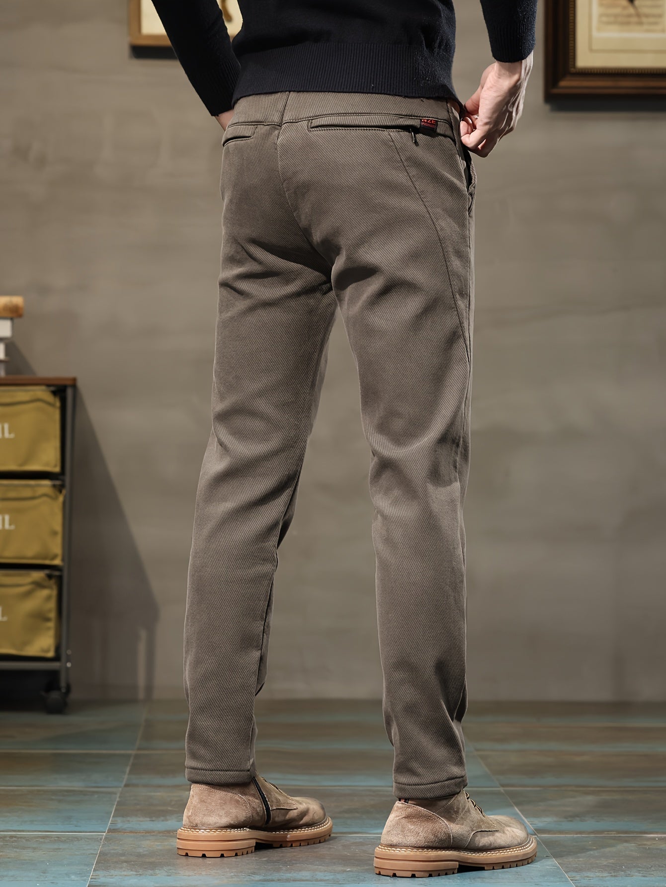 New men's casual pants by a sports brand, perfect for spring and autumn 2023.