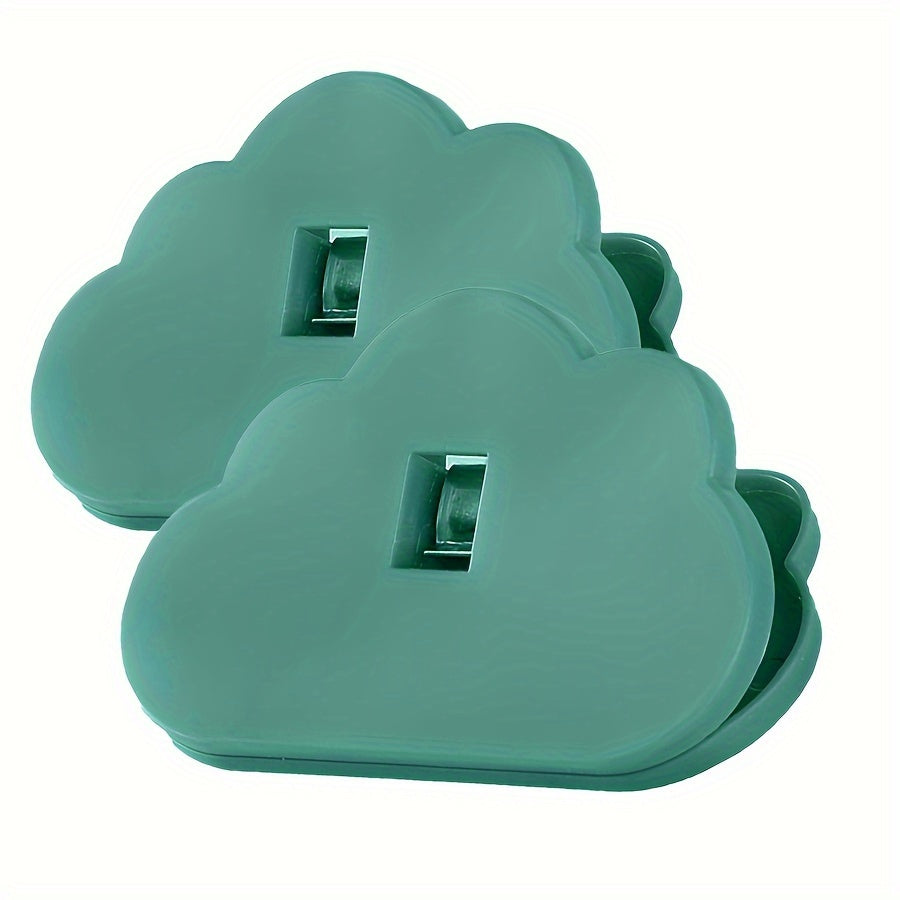 Set of 2/4 cloud shaped food bag clips for easy sealing and keeping food fresh. These clips are reusable, moisture-proof and dust-proof, and can be used on all kinds of plastic bags and snack bags, as well as kitchen storage boxes. A convenient kitchen