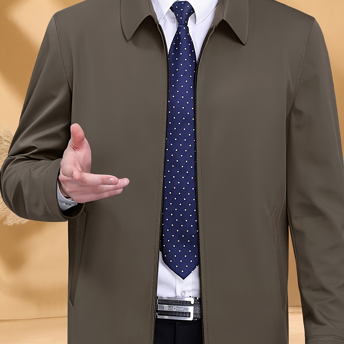 Men's casual polyester jacket with lapel collar and zipper closure, perfect for weekend occasions in fall/winter.