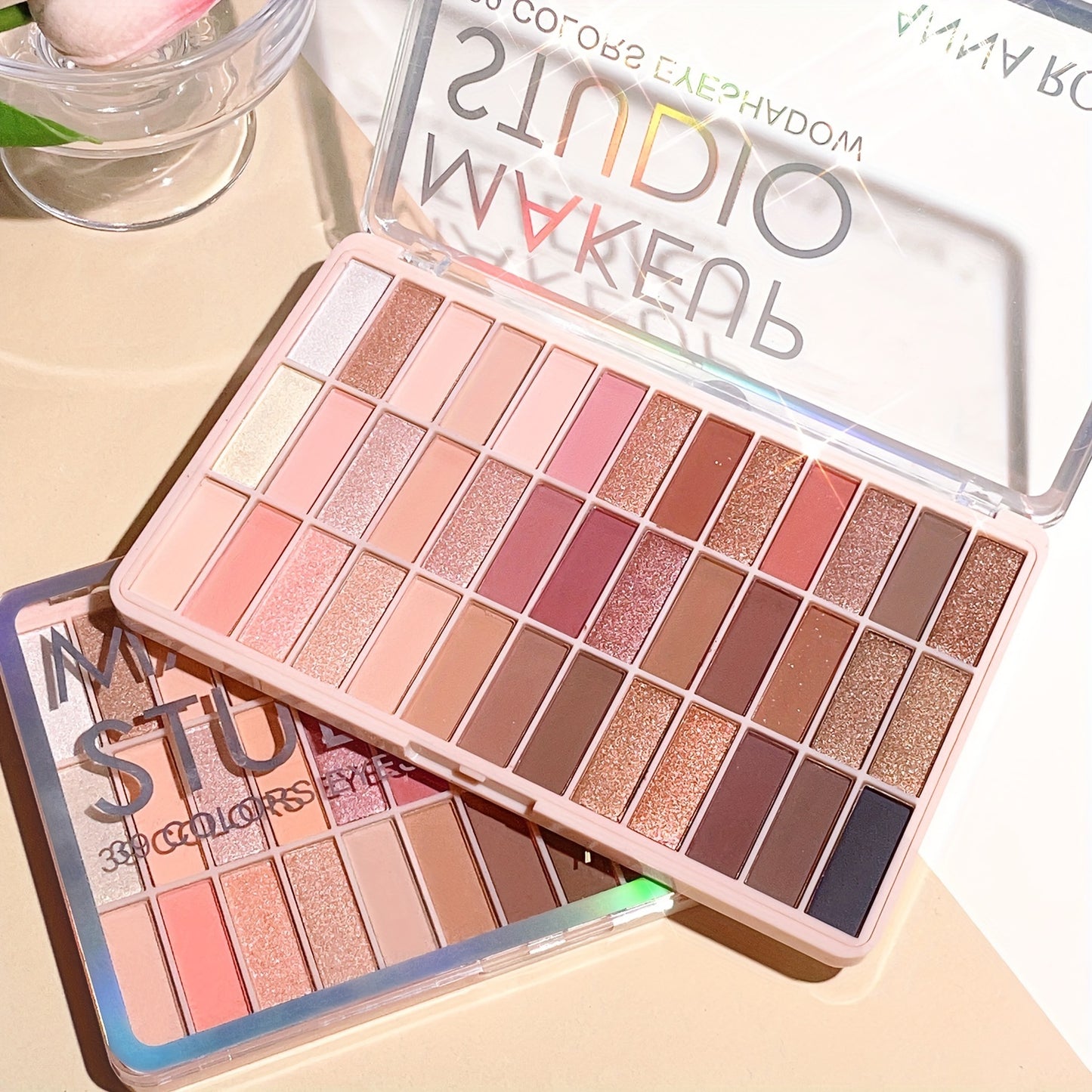 39-color Matte and Shimmering Eyeshadow Palette, Waterproof and Sweat-proof, Daily Versatile Palette.