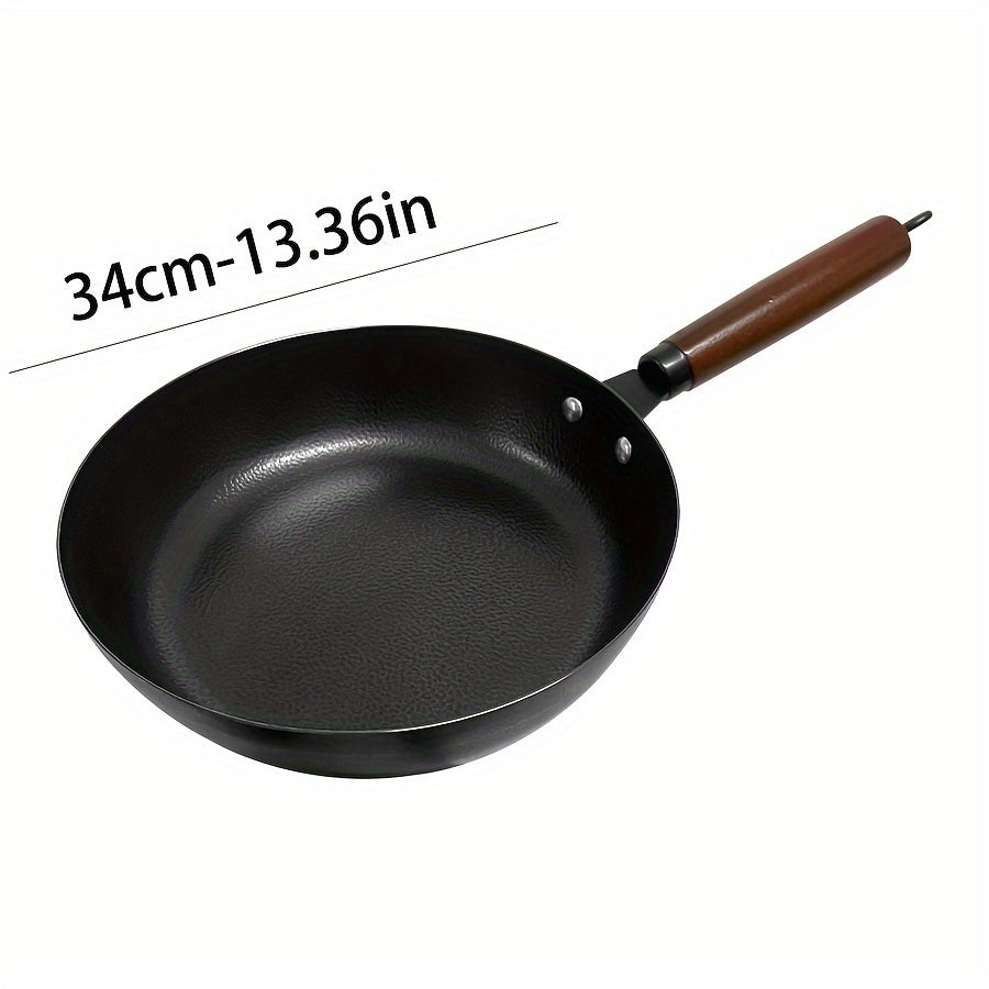 This fine iron wok is crafted with a 0-layer hammer pattern design, ideal for cooking. It is non-stick and perfect for household use on induction cookers or gas stoves. Featuring a universal flat bottom design, this wok comes in multiple sizes for you to