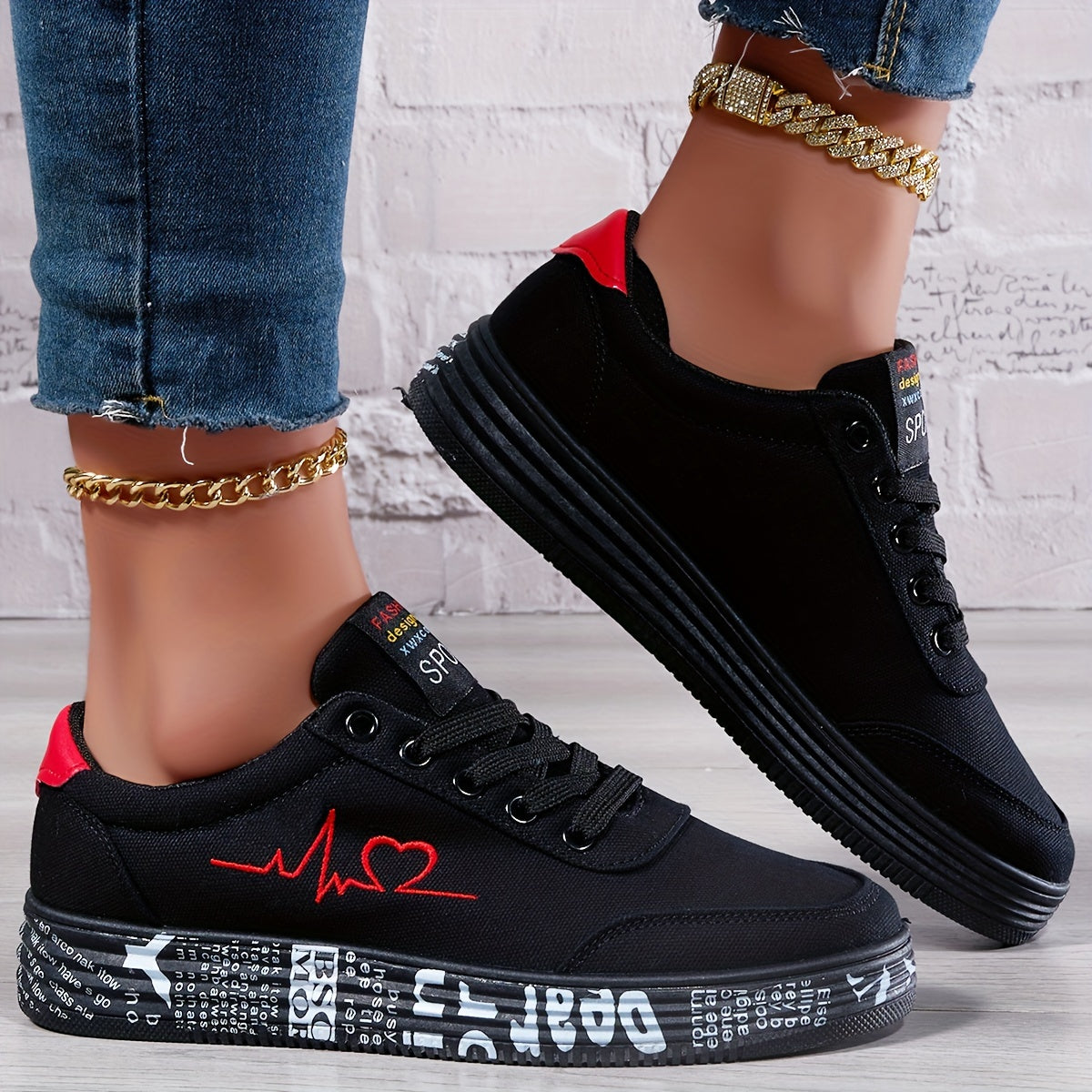 Women's heart pattern lace-up shoes, comfy sneakers for outdoor wear.