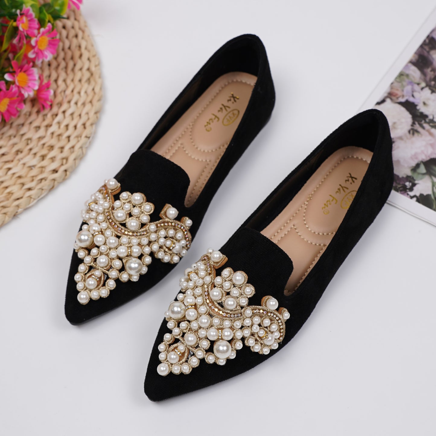 Women's professional low-heeled flats.