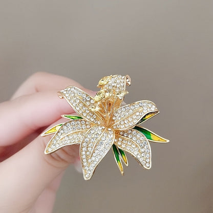 Elegant and Simple Style Luxury Lily Flower Brooch with Full Diamonds, Made of High Quality Alloy Material, Versatile Lapel Pin for Women's Fashion Accessories