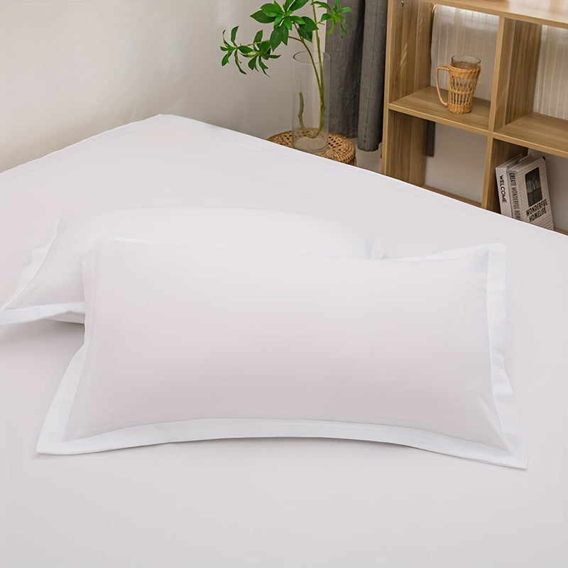 Set of 2 Soft and Breathable Pillowcases in Solid Color - Gentle on the Skin, Easy to Clean in Machine with Envelope Closure for Bedroom or Guest Room, Available in a Variety of Pure Colors