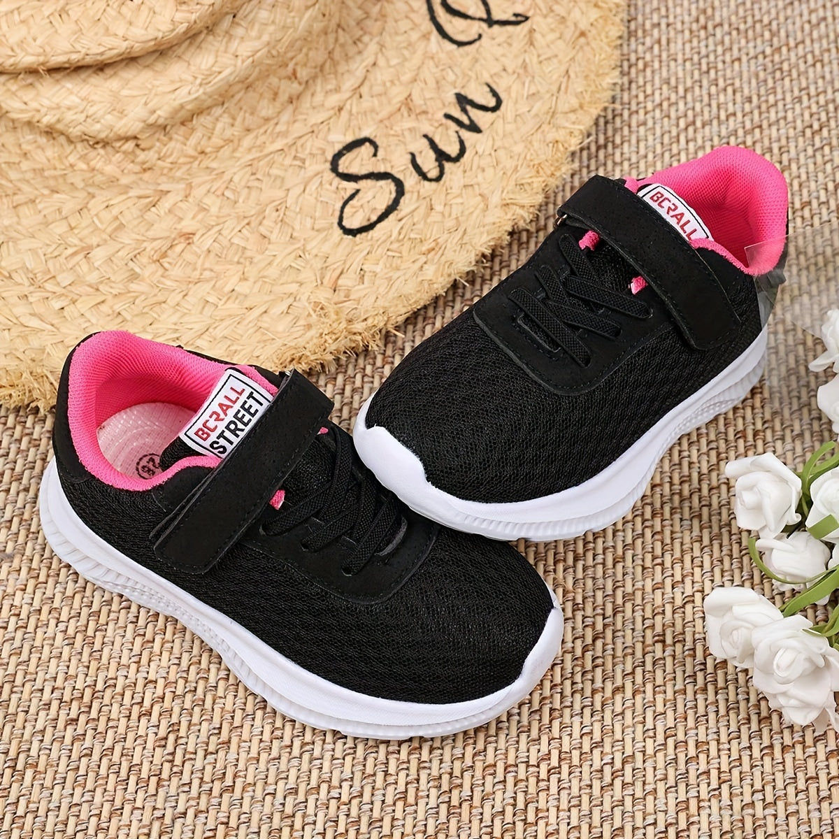 Stylish and casual walking shoes for kids, ideal for indoor and outdoor use for both genders. Comfortable, lightweight, and durable.