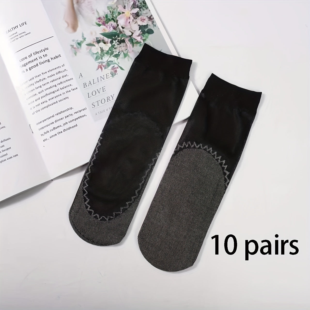 4 pairs of women's mesh socks with non-slip bottom, sweat-absorbing, flesh-colored.