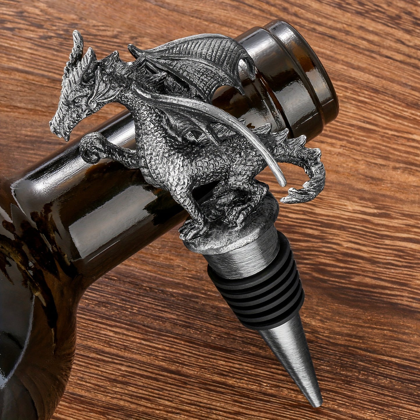 Dragon wine stopper for DND fans, perfect gift for men and women. Ideal for wine storage and a great addition to any wine lover's collection. Ideal for Christmas, Father's Day, birthdays, and Thanksgiving.