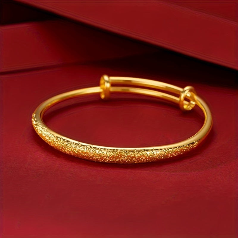 Stylish and Sophisticated Bracelet inspired by Middle Eastern Fashion, a chic Hand Ring Ornament for Girls.