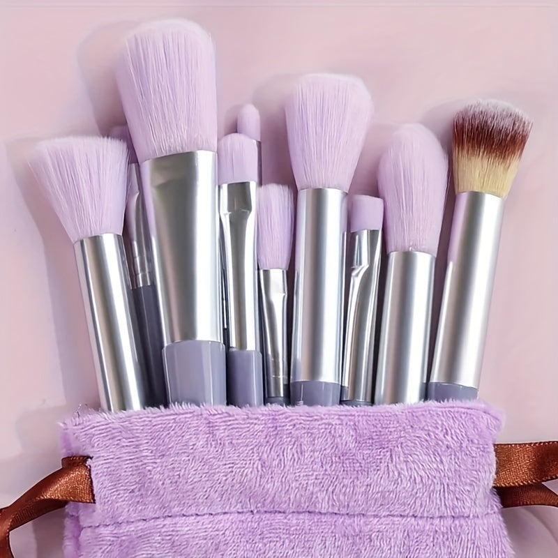 Travel-friendly makeup brush set with 13 pieces featuring nylon bristles and ABS handles, suitable for foundation, eyebrows, concealer, and eyeshadow for all skin types.