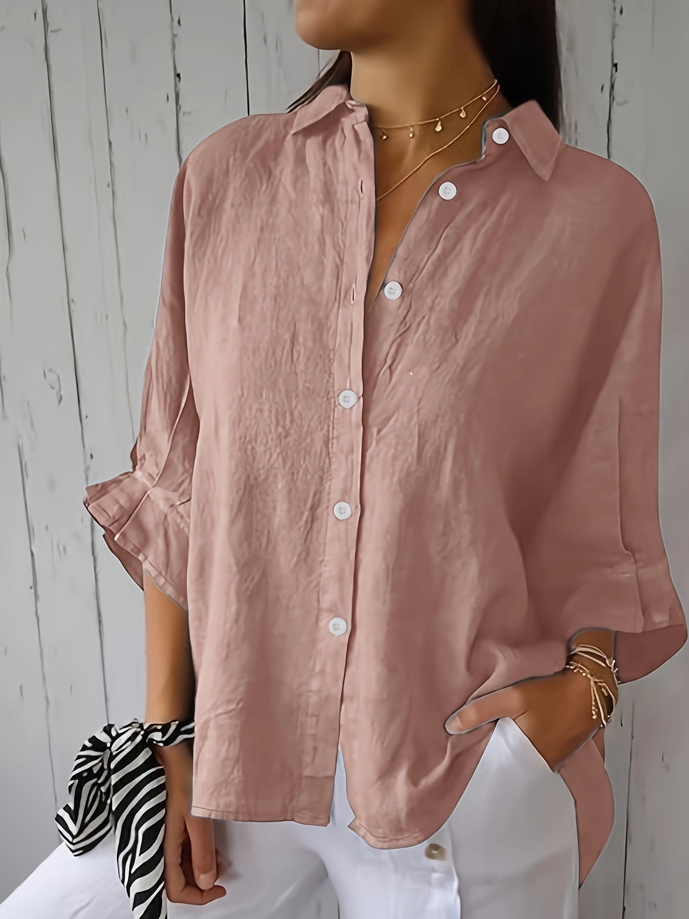 Plus size casual shirt with lapel for women.