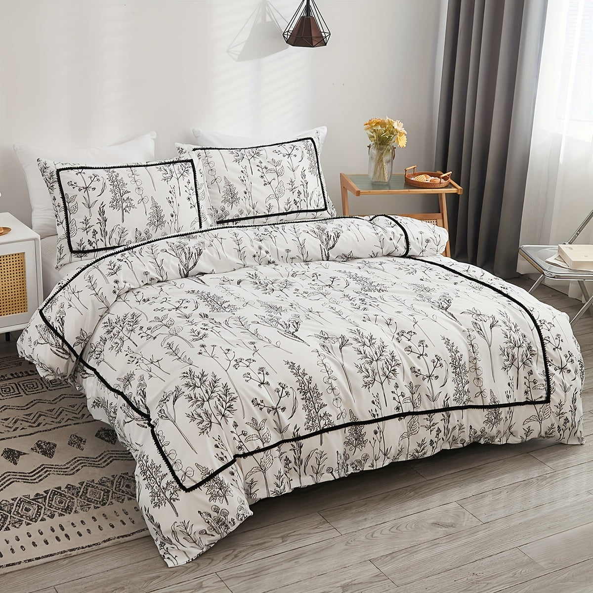 Bohemian Print Duvet Cover Set - 3 Piece, Queen/King Size, Made of Polyester Microfiber with Brushed Fabric for Added Softness, Features Zipper Closure for Easy Use, Machine Washable for Convenience, Decorated with Ball Accents, Provides All Season