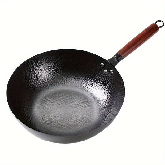 Versatile Cookware Set includes a Cast Iron Chef’s Pan, Hammered Wok, Uncoated Non-Stick Frying Pan with a Flat-Bottom design, suitable for Gas, Electric, and Induction Cookers