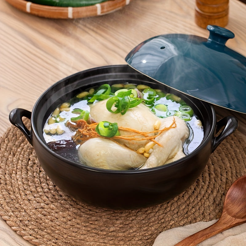 High-quality ceramic wok with emerald green lid, designed for high temperatures and non-stick cooking. This versatile stew pot is perfect for use on open flame gas burners, ideal for making soup or steaming dishes in your kitchen. A must-have addition to