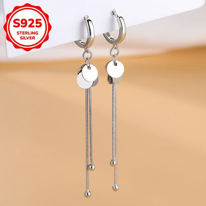 These chic earrings for women feature round tassel pendants made of 925 silver, weighing 3 grams. They exude a luxurious and versatile sense of fashion.