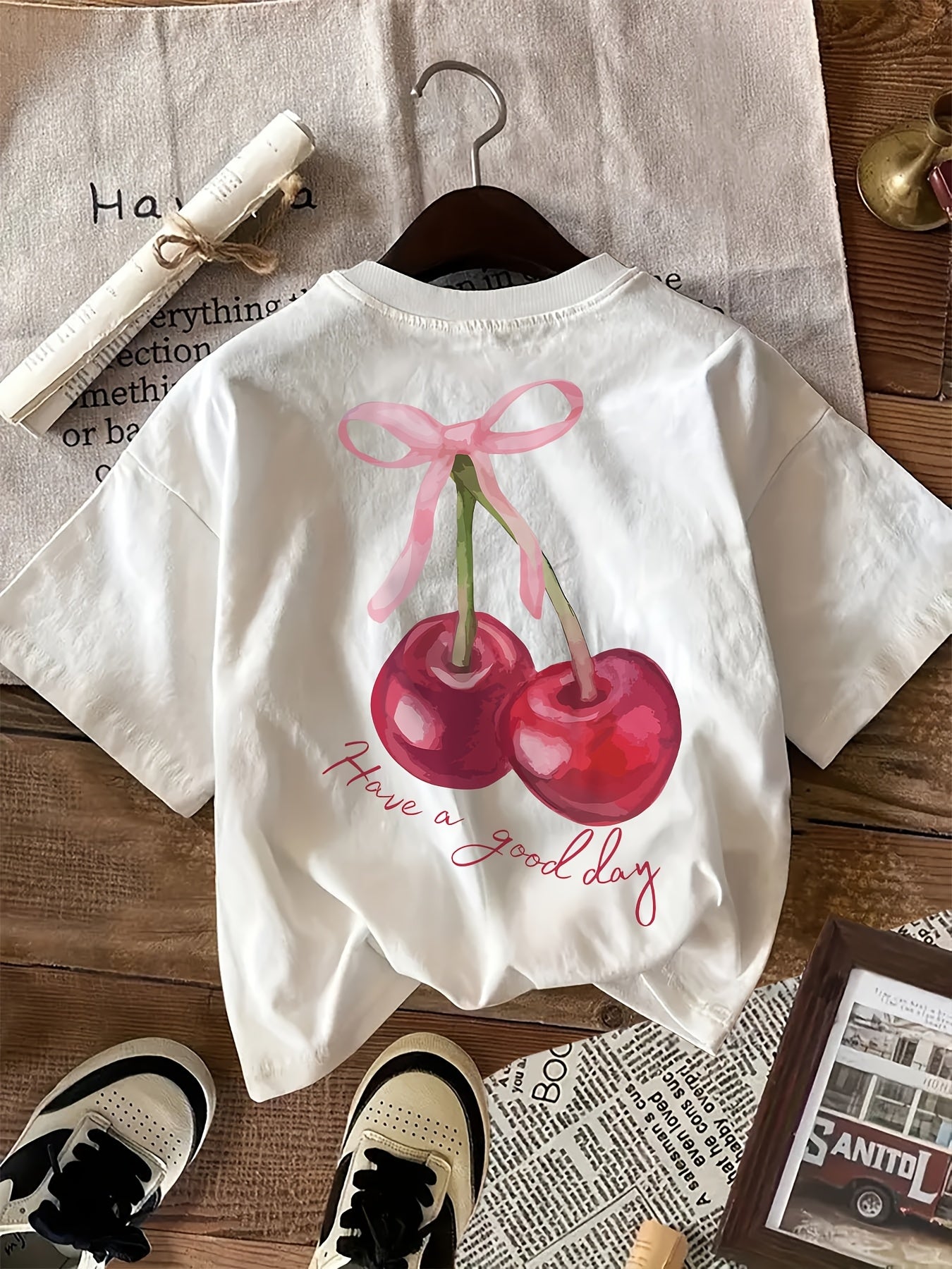 Women's casual t-shirt with cherry graphic print, crew neck, short sleeves, regular length, made from 100% all-season knit fabric, 180gsm, ideal for summer and spring fashion.