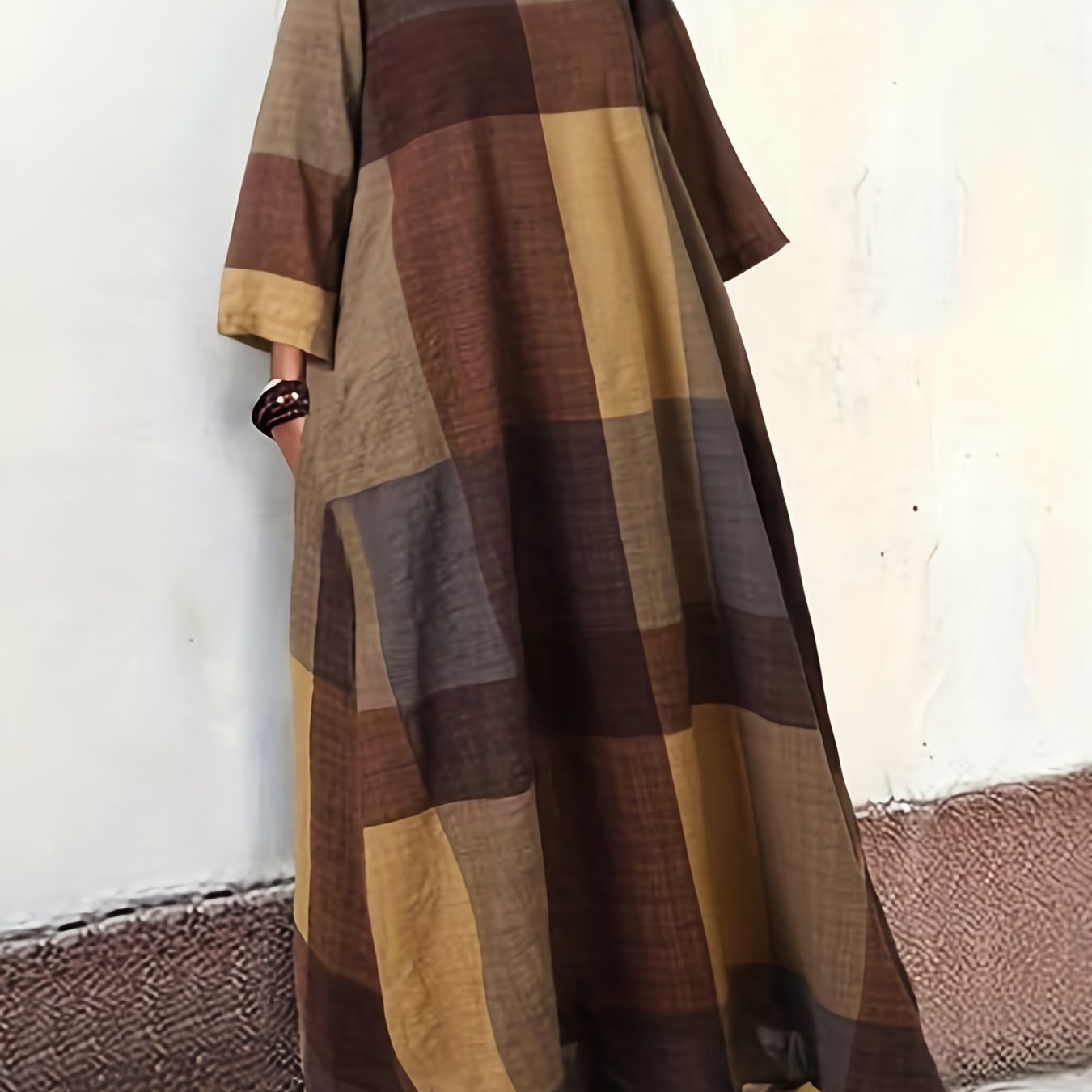 Women's Plus Size Casual Colorblock Grid Print Maxi Dress with Round Neck and Long Sleeves.