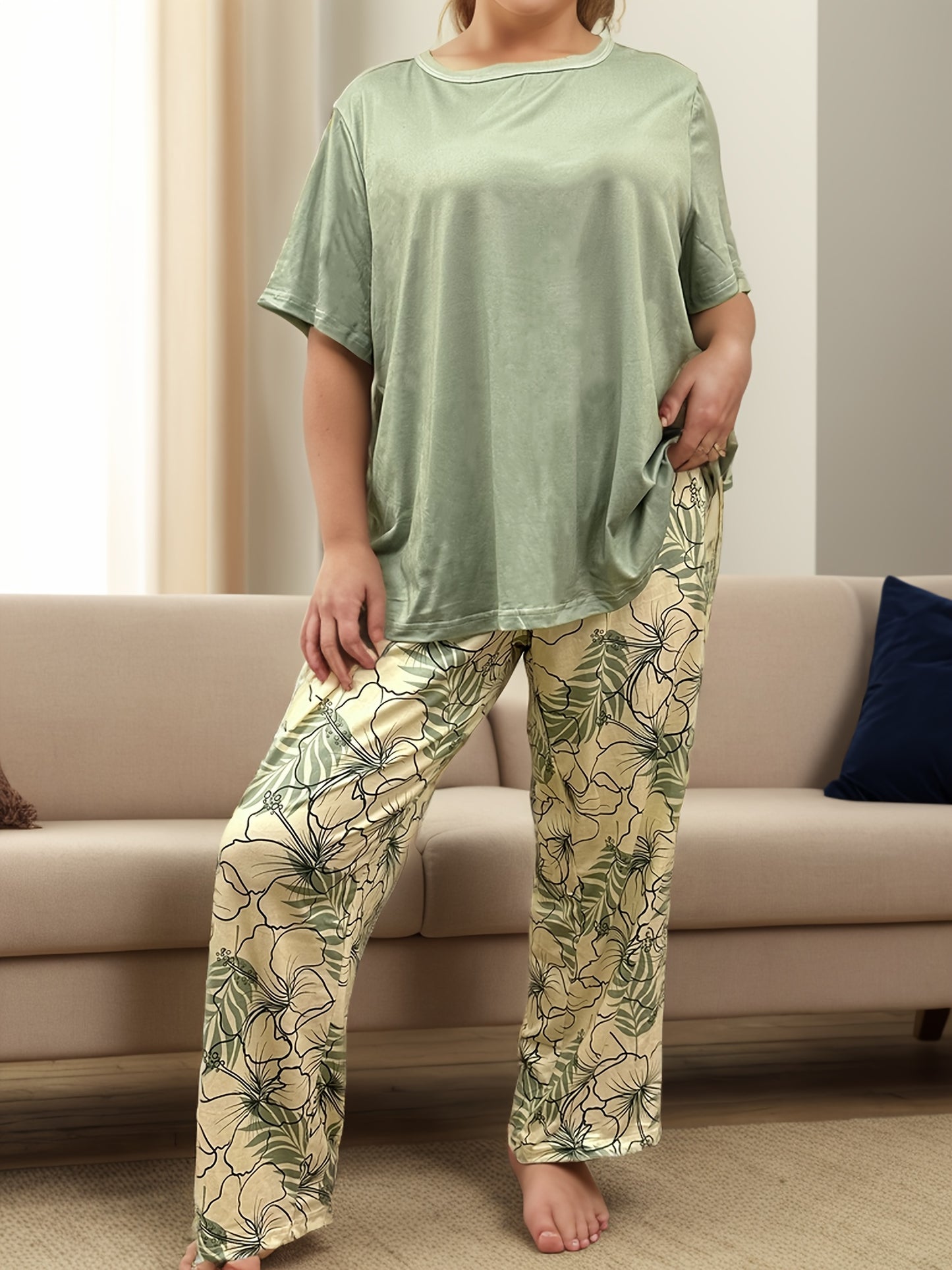 Women's Casual Green T-shirt and Floral Long Pants Pajama Set for plus size