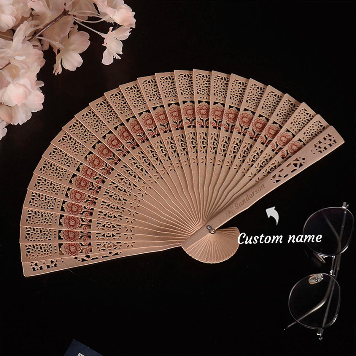 10 personalized sandalwood wooden hand fans in a set, including 5 pieces and 1 piece. These custom engraved wedding party favors are perfect for anniversary, Valentine's Day, birthdays, and Mother's Day gifts. The unscented fans also enhance curls.