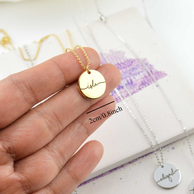 Stylish 18K Gold Plated Stainless Steel Necklace with Custom Name Engraving, Chic Round Pendant, Perfect for Everyday Wear and Gifting, Timeless Jewelry Piece for Women, Suitable for All Seasons including Christmas